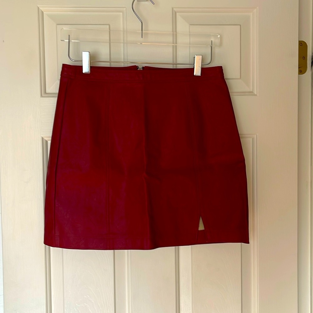 Red Faux Leather Woman’s Skirt S:L 17”L